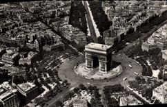 CPA En avion sur paris Pilote orerateur R Henrard la place et l'arc de triomphe de l'Etoile au fond 