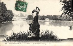 CPA Fontainebleau le chateau le Pavillon et l'Etang 