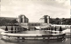 CPA Paris et ses Merveilles le palais de Chaillot Azema Boileau et Cariu architectes vu des jardins 