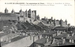 CPA La Cite de Carcassonne vue panoramique de l'Ouest defenses et avant porte du chateau tours de ju