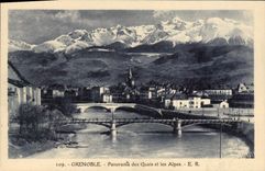 CPA Grenoble panorama des Quais et les Alpes 