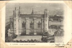 CPA Lyon Facade laterale de Fourviere 