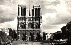 CPA Paris Notre Dame et le Parvis 
