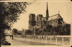 CPA Paris en Flanant Notre Dame et le Square de l'Archeveche 