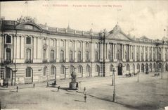 CPA Toulouse facade du Capitole vue de Profil 