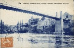 CPA La Roche Posay les Bains Vienne le pont suspendu sur la Creuse 