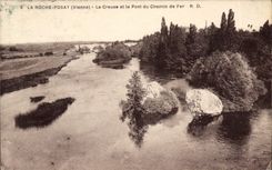 CPA La Roche Posay Vienne la Creuse et le pont du Chemin de Fer 