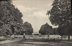 CPA Saint Cloud Le Parc Le bassin des vingt quatre jets et les ruines du Palais