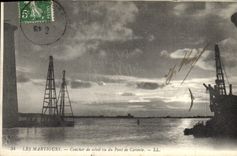 CPA Les Martigues Coucher de Soleil vu de Pont de Caronte 