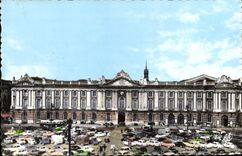 CPA Toulouse La Ville Rose Place et Facade du Capitole Hotel de Ville 