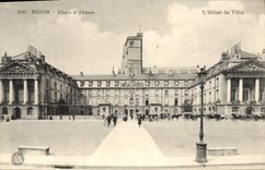 CPA Dijon Place d'Armes L'Hotel de Ville 