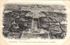 CPA Versailles Vue a vol d'oiseau sur le Parc le Palais et la Ville 