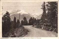 CPA Font Romeu Pyr Or Le Chambre d'Axr vu de la Route de l'Ermitage 