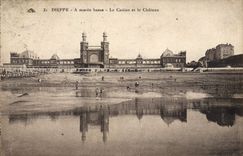 CPA Dieppe A maree basse Le Casino et le Chateau 