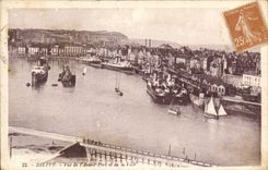 CPA Dieppe Vue de l'Avant Port 