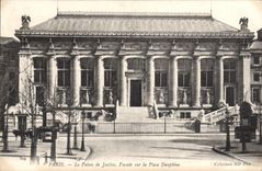 CPA Paris Le Palais de Justice Facade sur la Place Dauphine 