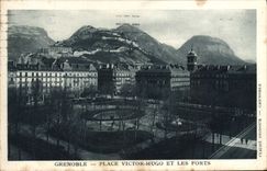 CPA Grenoble Place Victor Hugo et les Forts 