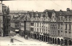 CPA Arras Vieilles Maisons Petite Place 