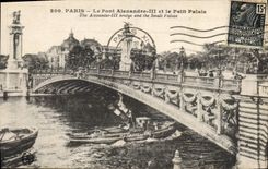 CPA Paris Le Pont Alexandre III et le Petit Palais Bateau