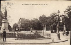 CPA Dijon Place Darey et statue de Rude 