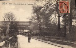 CPA Dijon un coin du jardin de l'Arquebuse 