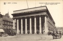 CPA Dijon le Theatre commence en 1810 sur les dessins du Dijonnais Cellerier inaugure en 1828 Tramwa