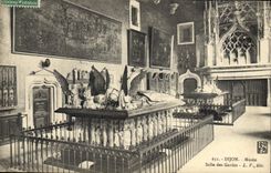 CPA Dijon Musee salle des Gardes 