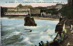 CPA Biarritz B P la plage par grande Tempete devant le casino Municipal 