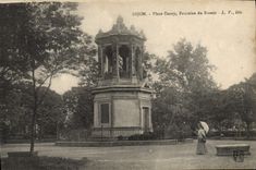 CPA Dijon place Darcy Fontaine du Rosoir 