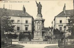 CPA Dijon Statue de Saint Bernard 