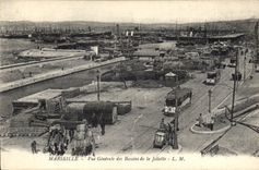 CPA Marseille vue generale des Bassins de la Joliette 