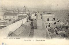 CPA Marseille sur la Jetee 