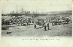 CPA Marseille Quai d'Embarquement des M M 