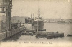 CPA Marseille vue interieure du Bassin des Docks 