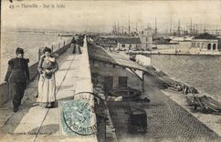 CPA Marseille sur la Jetee 