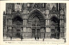 CPA Tours I et L portes d'entree de la cathedrale XV et XVI siecle 