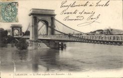 CPA Tarascon Le Pont suspendu vers Beaucaire 