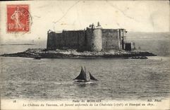 CPA Rade de morlaix Le Chateau du Taureau 