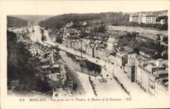 CPA Morlaix Vue prise dur le Viaduc le Bassin et la Caserne 