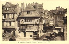 CPA Morlaix Vieilles Maisons Place des Hailes 