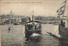 CPA Marseille Le Vieux Port Traversee du Bateau Mouche 