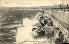 CPA Marseille La Jetee par un jour de Mistral 