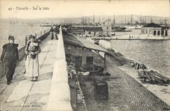 CPA Marseille Sur la Jetee 