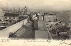 CPA Marseille Sur la Jetee 