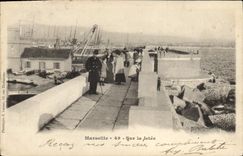 CPA Marseille Sur la Jetee 