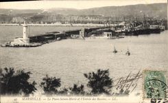CPA Marseille Le Phare Sainte Marie el l'Entree des Bassins 