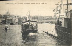 CPA Marseille Traversee du bateau mouche dans le Vieux Port 