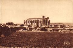 CPA Saint Maximin Couvent des Peres Dominicains la Basilique vue exterieure 