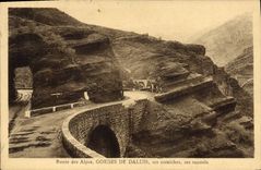 CPA Route des Alpes Gorges de Daluis ses corhiches ses tunnels 