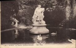 CPA Nimes Le Square Alphonse Daudet 